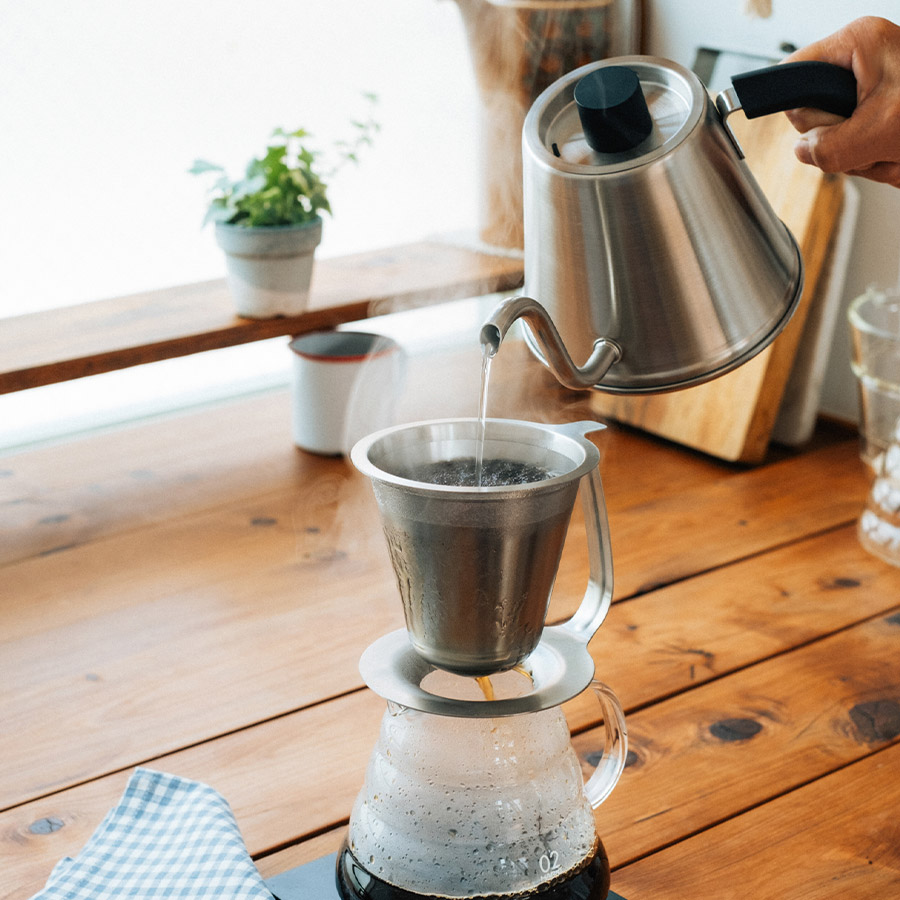 Pour-Control Kettle KASUYA Model