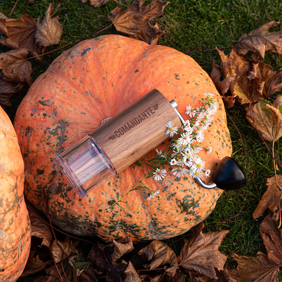 Comandante C40 MK4 Nitro Blade Virginia Walnut